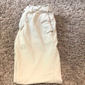 American Eagle khakis 28/32